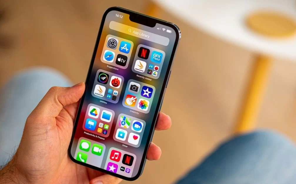 تصویر از بالای صفحه نمایش iphone14 pro max