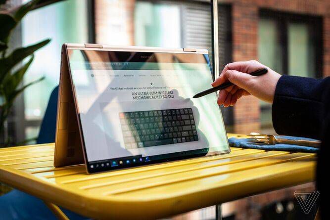بررسی عملکرد قلم اس در لپ تاپ سامسونگ  Galaxy Book3 Pro 360